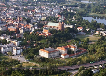 Gniezno zwiedzanie – porady dla przyjeżdżających zwiedzać autokomisy